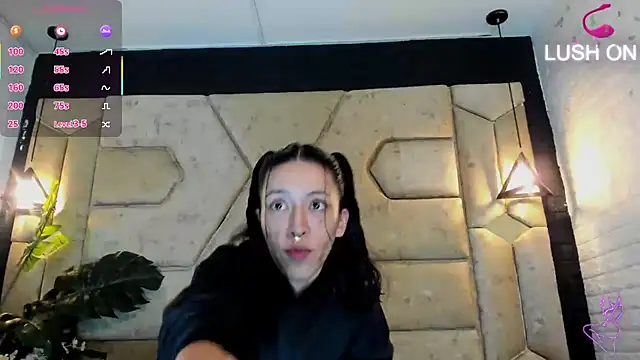 Snapshot of Julieta_Slav3 chatting on July 10, 2026, 9:50 pm Julieta Slav3 online show from July 10, 2026, 9:50 pm