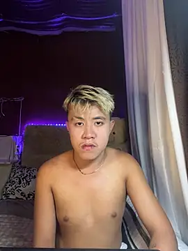 Snapshot of ur_fucking_rolly chatting on March 27, 2026, 8:19 pm ur fucking rolly online show from March 27, 2026, 8:19 pm