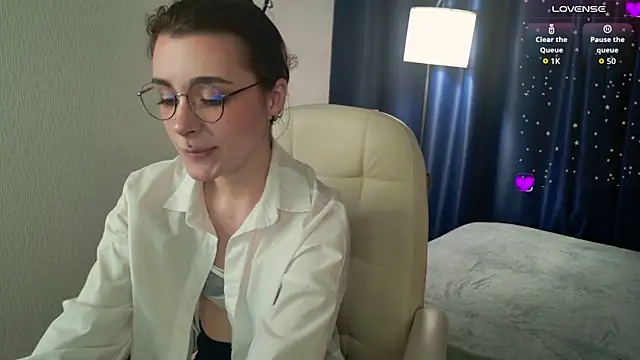 Snapshot of ElizabethMilller_ chatting on June 13, 2026, 9:46 pm ElizabethMilller online show from June 13, 2026, 9:46 pm