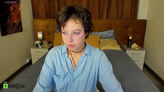 Sara Frayer online show from October 25, 2025, 1:02 am