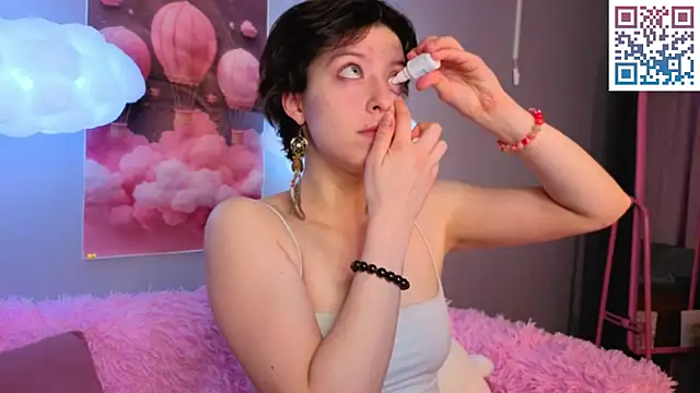 Sara Frayer online show from April 2, 2026, 1:03 am