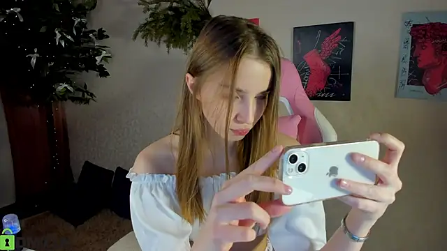 Snapshot of L1na_Reeds chatting on December 22, 2025, 12:40 am L1na Reeds online show from December 22, 2025, 12:40 am