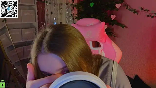 Snapshot of L1na_Reeds chatting on February 9, 2026, 1:09 am L1na Reeds online show from February 9, 2026, 1:09 am