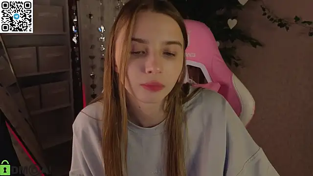 Snapshot of L1na_Reeds chatting on February 26, 2026, 1:15 am L1na Reeds online show from February 26, 2026, 1:15 am