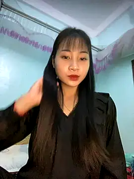 banlinh004 online show from November 12, 2025, 5:19 am