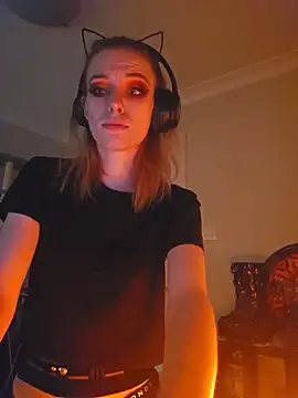 Snapshot of lonely_Cosplay_chick chatting on November 1, 2025, 5:59 pm lonely Cosplay chick online show from November 1, 2025, 5:59 pm