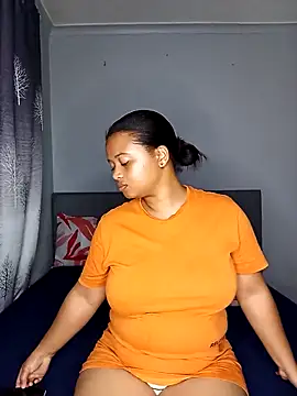 Sultrytits6 online show from April 21, 2026, 4:01 pm