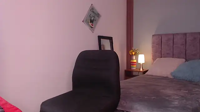 AgathaJane  online show from October 4, 2025, 12:25 pm