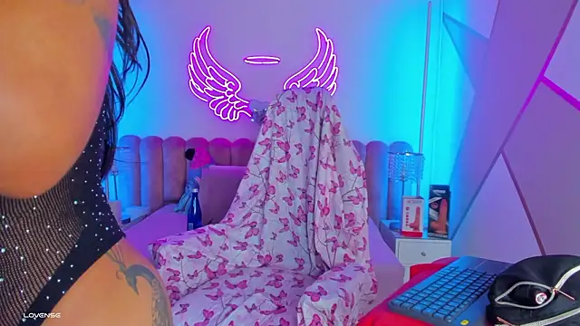 madisson 121 online show from February 11, 2026, 1:16 pm