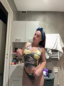 bebecita x online show from November 1, 2025, 3:36 pm