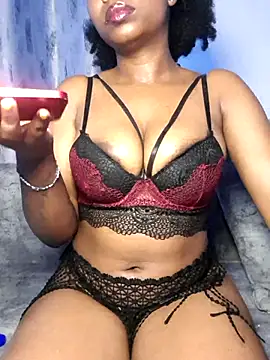 Snapshot of cocoluvx chatting on November 25, 2025, 1:55 pm cocoluvx online show from November 25, 2025, 1:55 pm