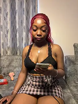 Snapshot of cocoluvx chatting on January 13, 2026, 2:44 pm cocoluvx online show from January 13, 2026, 2:44 pm