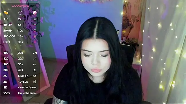 Snapshot of Mona_Esty chatting on June 25, 2026, 6:18 am Mona Esty online show from June 25, 2026, 6:18 am