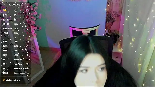 Snapshot of Mona_Esty chatting on July 9, 2026, 6:17 am Mona Esty online show from July 9, 2026, 6:17 am