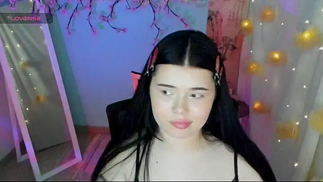 Snapshot of Mona_Esty chatting on August 3, 2026, 9:04 am Mona Esty online show from August 3, 2026, 9:04 am