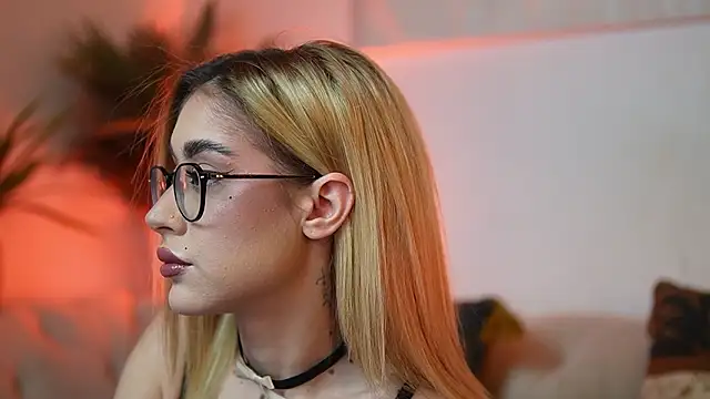 AileenKiss online show from February 21, 2026, 10:33 pm