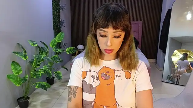 sexengel lisa online show from February 11, 2026, 9:53 pm