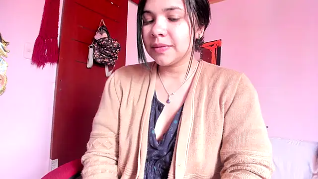 Snapshot of Elfa-Diamond chatting on October 9, 2025, 2:37 pm Elfa-Diamond online show from October 9, 2025, 2:37 pm