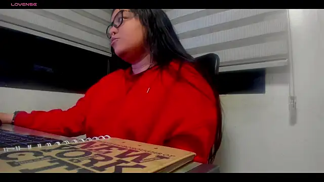 Snapshot of Xander_Taylor_ chatting on November 30, 2025, 4:05 am Xander Taylor online show from November 30, 2025, 4:05 am