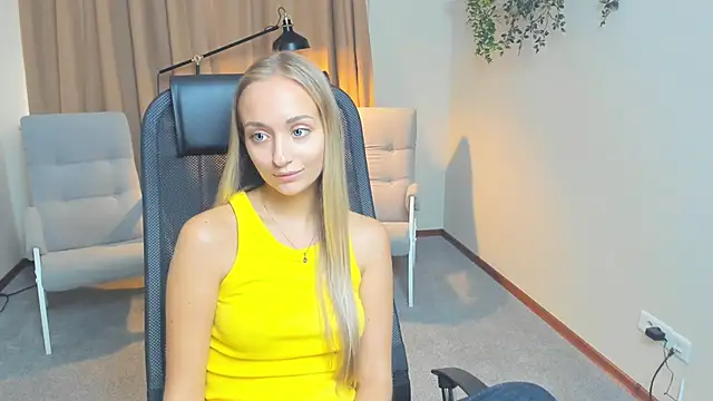 Snapshot of MikeDreese chatting on October 14, 2025, 11:33 am MikeDreese online show from October 14, 2025, 11:33 am