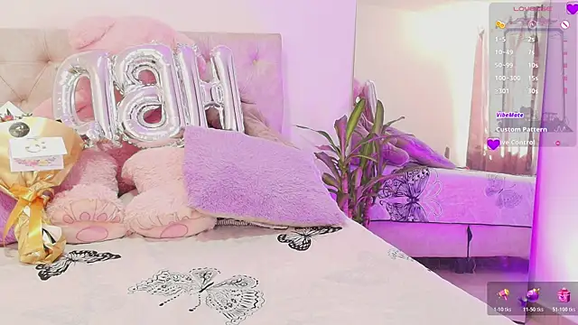 SoofiKiss online show from April 24, 2026, 8:33 pm