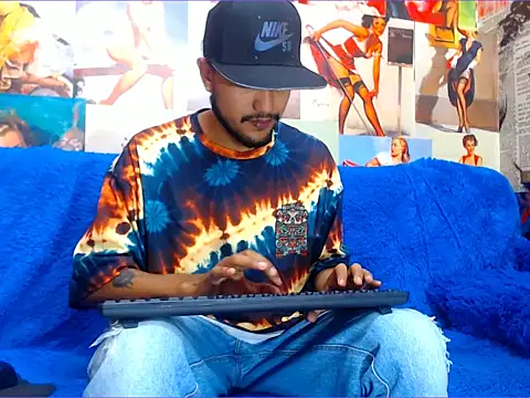 Snapshot of dazo_vnzl12 chatting on October 18, 2025, 1:34 pm dazo vnzl12 online show from October 18, 2025, 1:34 pm