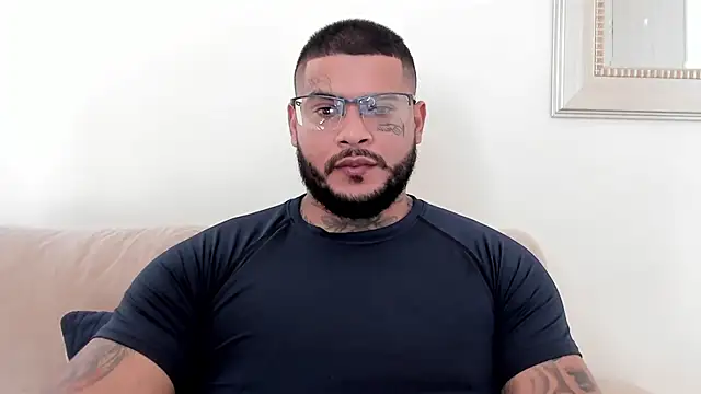 Snapshot of MICHELL_ARTHUS_ chatting on August 8, 2026, 7:38 pm MICHELL ARTHUS online show from August 8, 2026, 7:38 pm