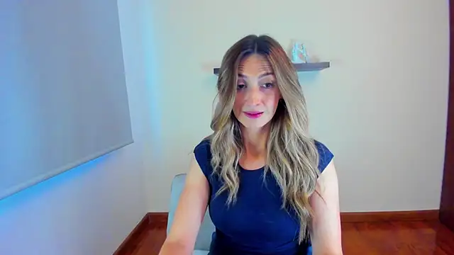 Snapshot of Velourmuse chatting on August 1, 2026, 11:03 pm Velourmuse online show from August 1, 2026, 11:03 pm