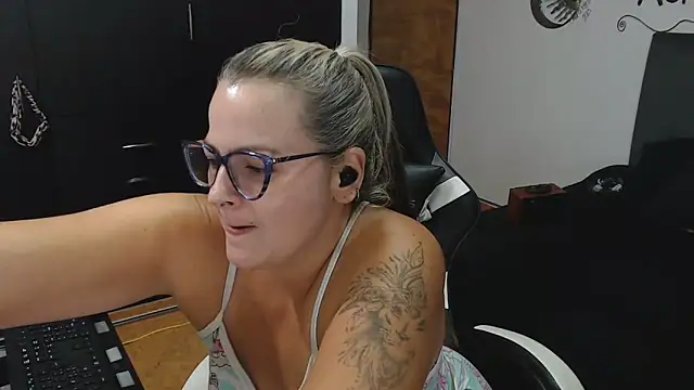 Snapshot of perlagoloza05 chatting on November 11, 2025, 2:55 am perlagoloza05 online show from November 11, 2025, 2:55 am