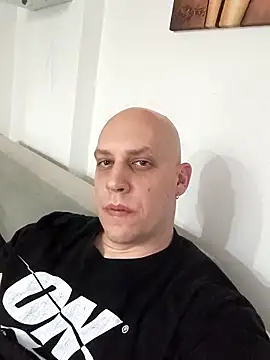 Kobradera1984 online show from February 1, 2026, 8:29 pm