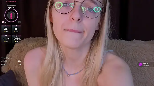 MonicaShiny online show from October 26, 2025, 6:03 pm