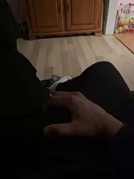 4dagals online show from April 14, 2026, 4:29 am