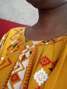 Snapshot of Hotty-romi3 chatting on October 8, 2025, 3:37 am Hotty-romi3 online show from October 8, 2025, 3:37 am