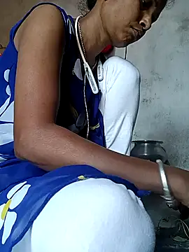 Snapshot of Hotty-romi3 chatting on November 25, 2025, 8:14 am Hotty-romi3 online show from November 25, 2025, 8:14 am