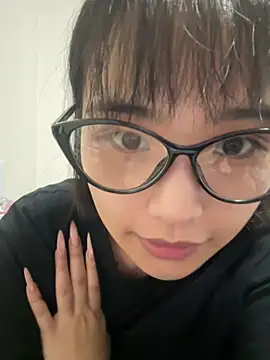 Snapshot of eee79bbb chatting on May 5, 2026, 3:31 pm eee79bbb online show from May 5, 2026, 3:31 pm