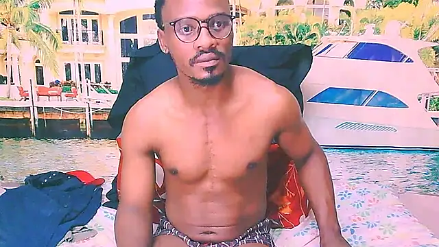 EbonyTiger69 online show from April 21, 2026, 8:01 pm