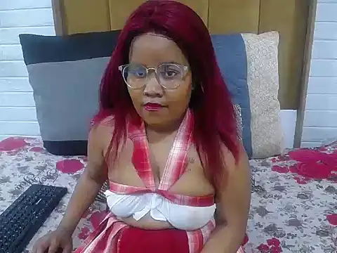 Snapshot of ChubbyMigetxx chatting on October 10, 2025, 6:12 am ChubbyMigetxx online show from October 10, 2025, 6:12 am