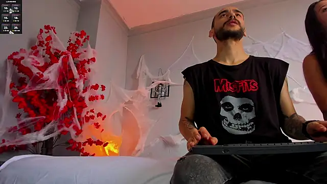 Snapshot of 2_fire chatting on October 29, 2025, 8:21 pm 2 fire online show from October 29, 2025, 8:21 pm