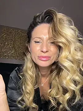 AvaMaddisson online show from November 10, 2025, 5:23 pm