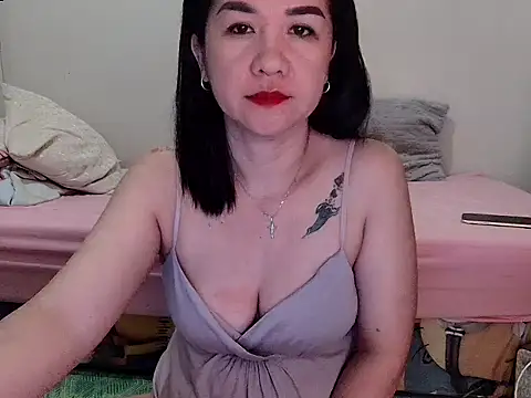 Snapshot of KissHott chatting on May 31, 2026, 8:21 pm KissHott online show from May 31, 2026, 8:21 pm