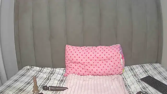 Snapshot of Pretty-C chatting on June 8, 2026, 5:24 pm Pretty-C online show from June 8, 2026, 5:24 pm
