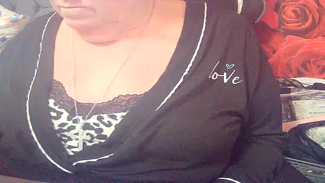 Playful MILF Demi online show from March 25, 2026, 9:21 pm