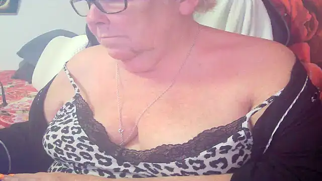 Playful MILF Demi online show from April 25, 2026, 6:16 pm