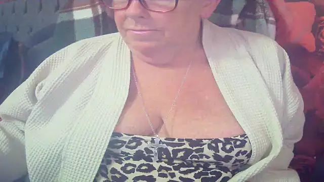 Snapshot of Playful_MILF_Demi chatting on June 11, 2026, 8:51 pm Playful MILF Demi online show from June 11, 2026, 8:51 pm