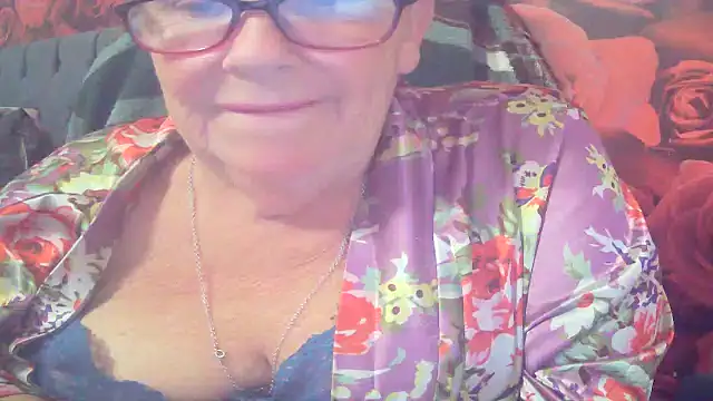 Snapshot of Playful_MILF_Demi chatting on June 14, 2026, 6:43 pm Playful MILF Demi online show from June 14, 2026, 6:43 pm