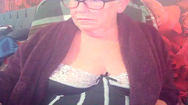 Snapshot of Playful_MILF_Demi chatting on June 15, 2026, 8:44 pm Playful MILF Demi online show from June 15, 2026, 8:44 pm