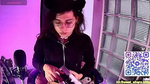 Sweet-SharoKitty online show from May 8, 2026, 6:57 pm