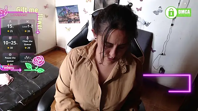 Snapshot of MelRaiise chatting on December 3, 2025, 2:59 pm MelRaiise online show from December 3, 2025, 2:59 pm