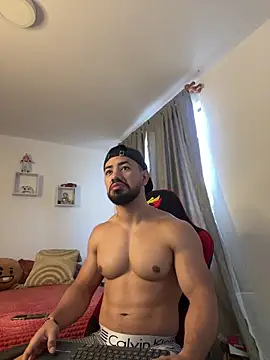 Snapshot of Ezzio_Scolaro chatting on November 21, 2025, 12:04 pm Ezzio Scolaro online show from November 21, 2025, 12:04 pm