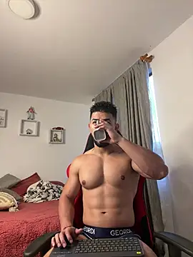 Ezzio Scolaro online show from February 6, 2026, 12:08 pm